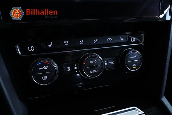 Volkswagen Passat 10 of 30