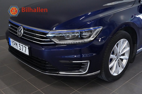 Volkswagen Passat 3 of 30