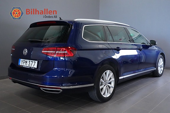 Volkswagen Passat 2 of 30