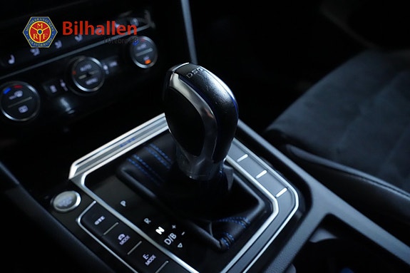 Volkswagen Passat 24 of 30