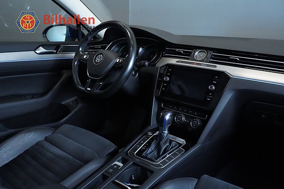 Volkswagen Passat 5 of 30