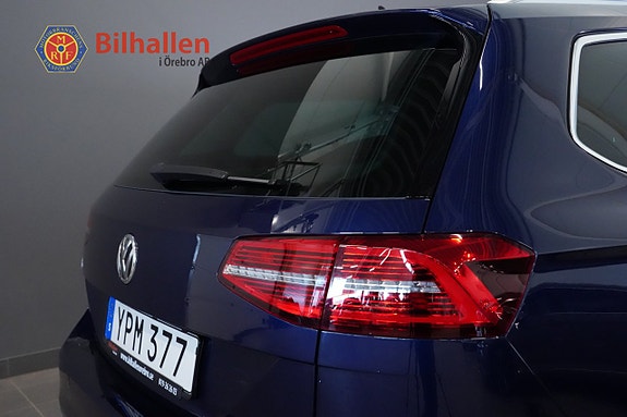 Volkswagen Passat 4 of 30
