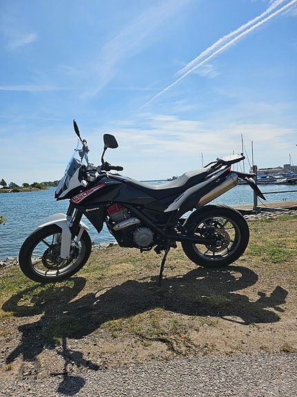 Husqvarna TR 650 STRADA 2 of 5