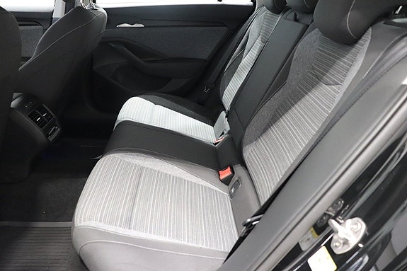 Skoda Superb 8 of 12