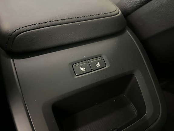 Volvo XC60 10 of 16