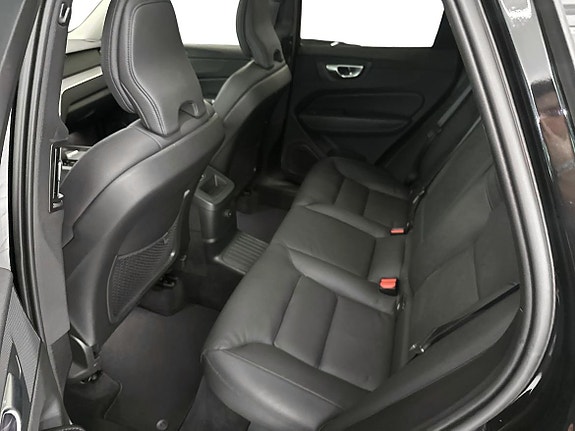 Volvo XC60 7 of 16