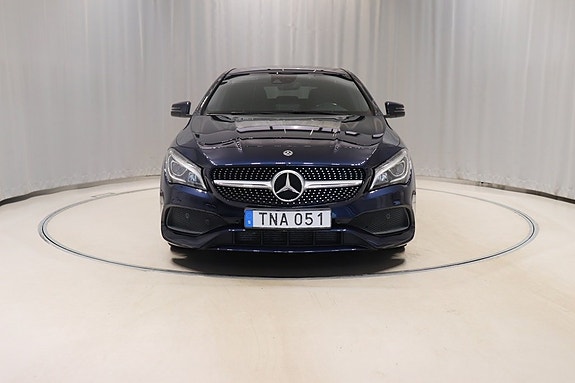 Mercedes-Benz CLA180 2 of 11