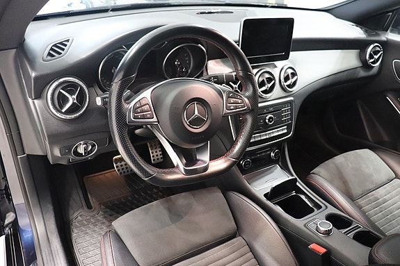 Mercedes-Benz CLA180 9 of 11