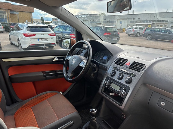 Volkswagen Touran Cross 5 of 5