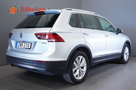 Volkswagen Tiguan 2 of 23