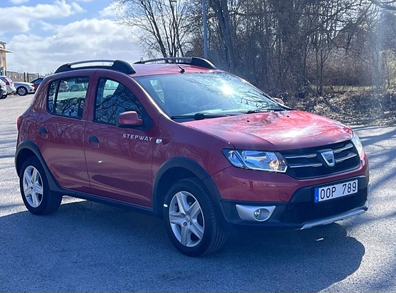 Dacia Sandero Stepway 2 of 10