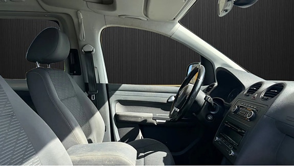 Volkswagen Caddy Maxi 7 of 8