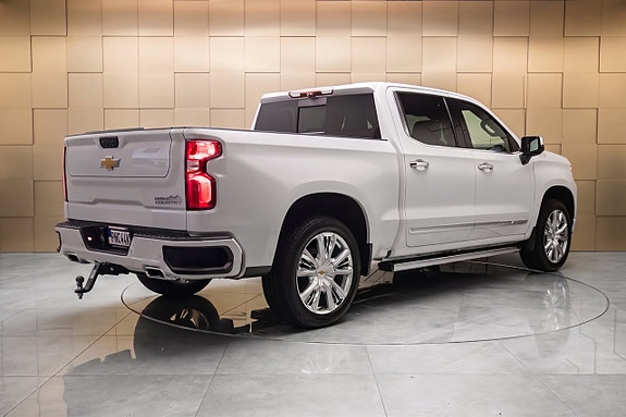 Chevrolet Silverado 1500 3 of 30