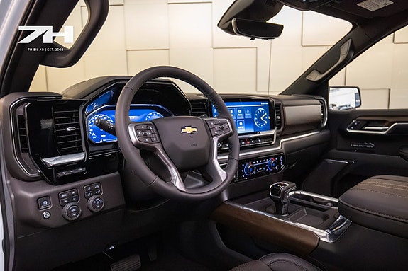 Chevrolet Silverado 1500 8 of 30