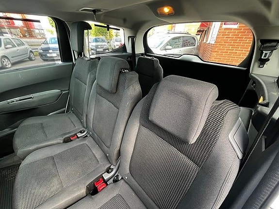 Peugeot 5008 9 of 11