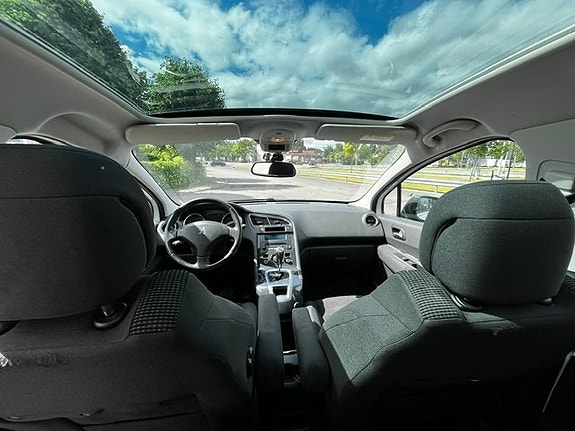 Peugeot 5008 8 of 11