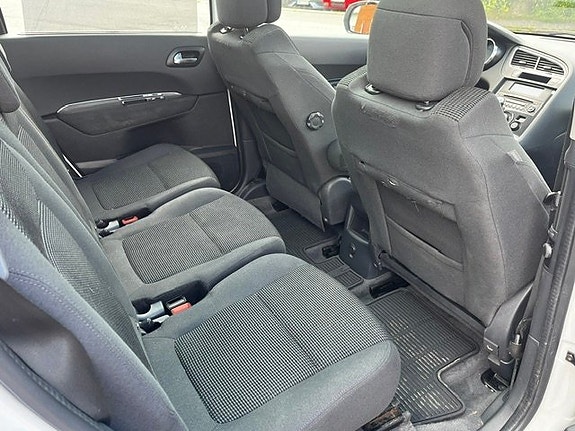 Peugeot 5008 7 of 11