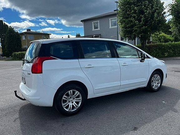 Peugeot 5008 3 of 11