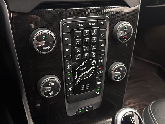Volvo V40 23 of 30