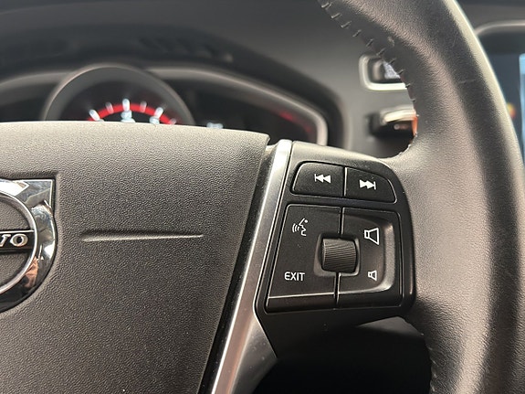Volvo V40 18 of 30