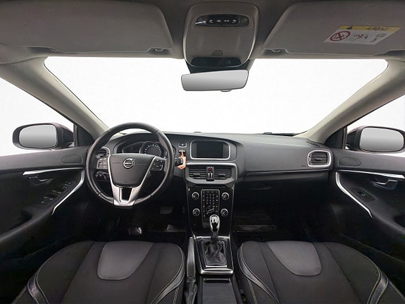 Volvo V40 13 of 30
