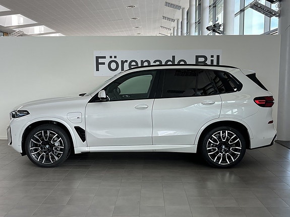 BMW X5 3 of 17