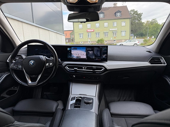 BMW 330e 9 of 12