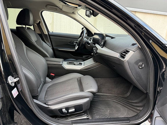 BMW 330e 8 of 12