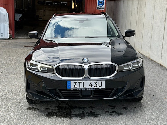 BMW 330e 5 of 12