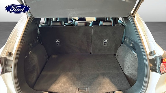 Ford Kuga 10 of 12