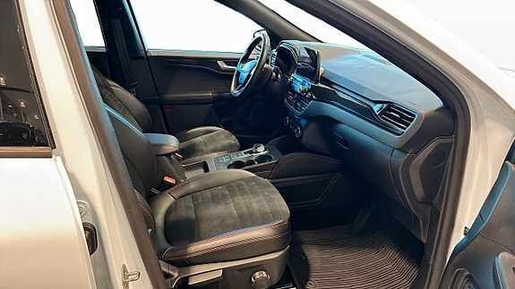 Ford Kuga 3 of 12