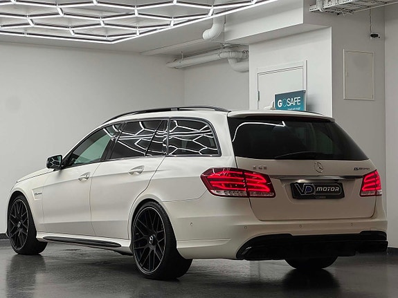 Mercedes-Benz E63 3 of 24