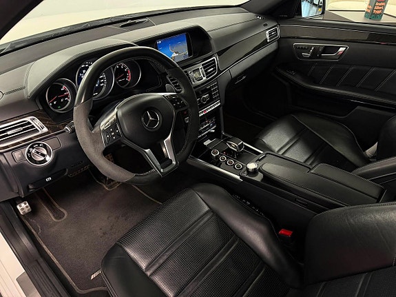 Mercedes-Benz E63 17 of 26