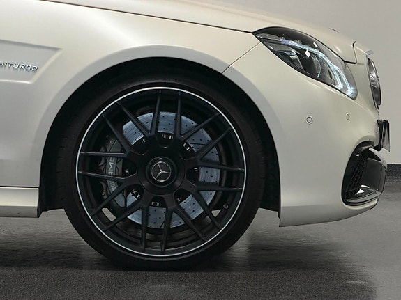Mercedes-Benz E63 9 of 26