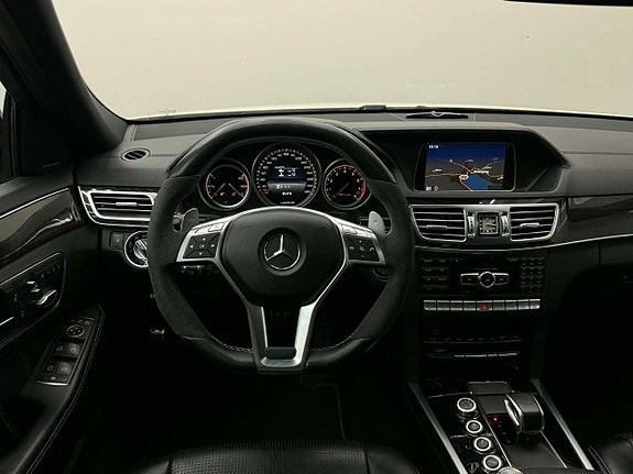 Mercedes-Benz E63 17 of 24