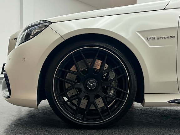 Mercedes-Benz E63 13 of 24