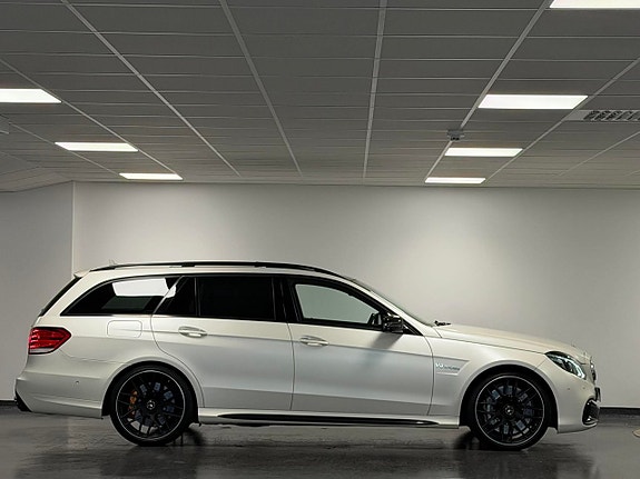 Mercedes-Benz E63 8 of 26