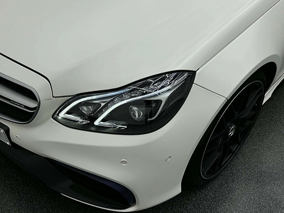Mercedes-Benz E63 11 of 24