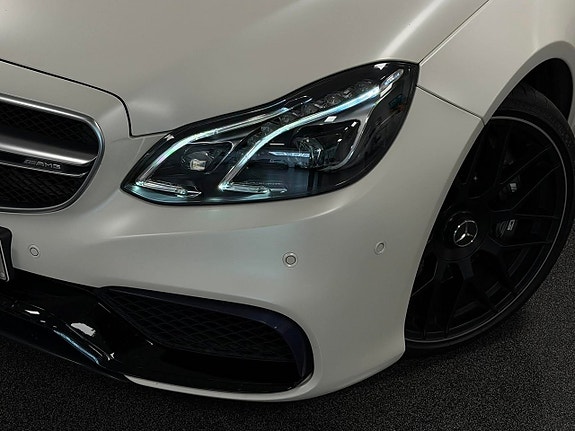 Mercedes-Benz E63 14 of 26