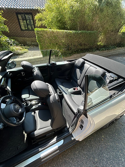 MINI Cooper 13 of 15