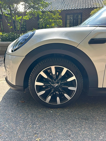 MINI Cooper 15 of 15