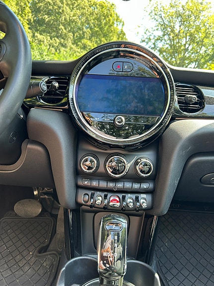 MINI Cooper 11 of 15