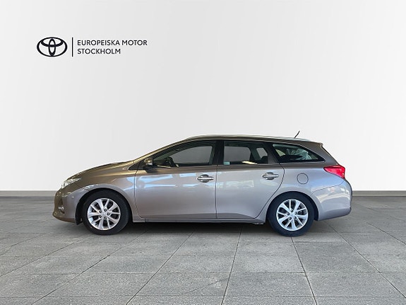Toyota Auris 3 of 17