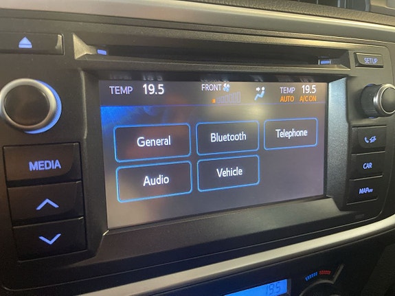Toyota Auris 15 of 17