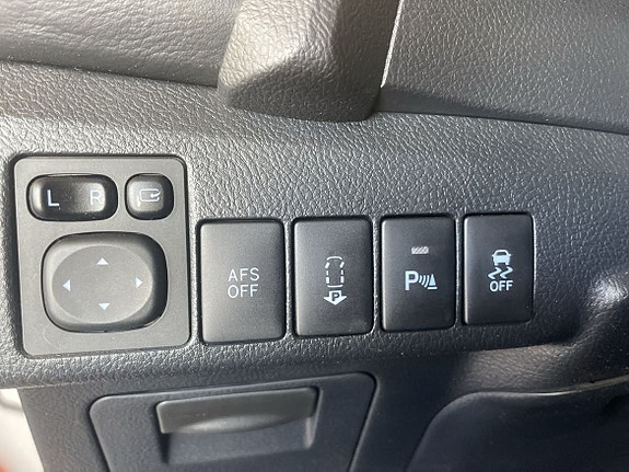 Toyota Auris 14 of 17