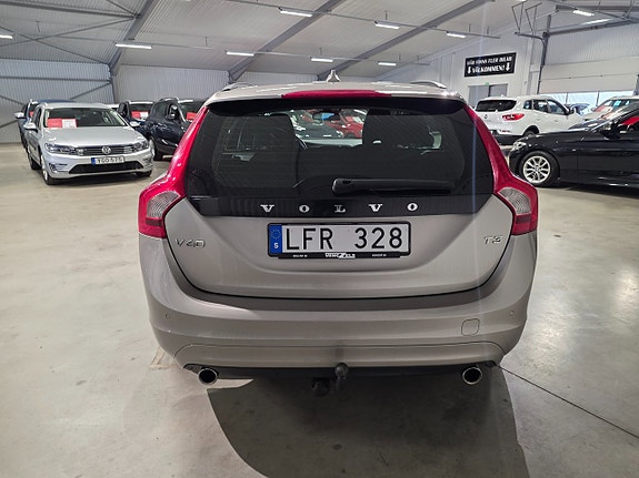 Volvo V60 4 of 10