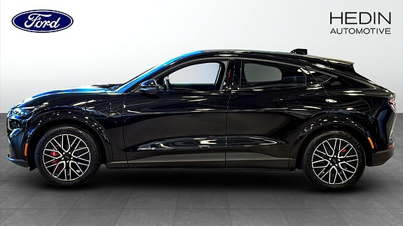 Ford Mustang Mach-E 6 of 12