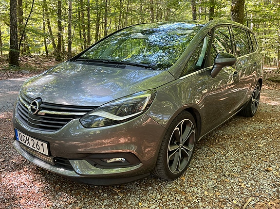 Opel Zafira Tourer 2 of 11
