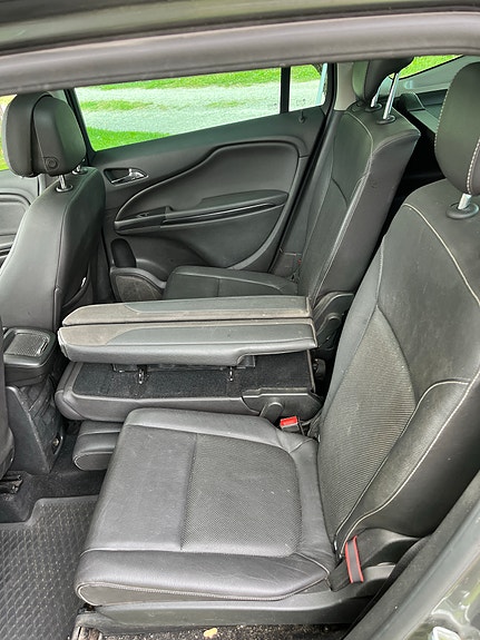 Opel Zafira Tourer 11 of 11