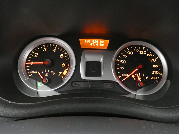 Renault Clio 8 of 16